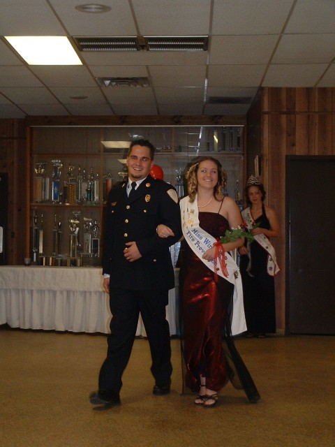 Miss Winfield 2005 - Nicole Poole being escorted by Firefighter Ricky Warner Jr.